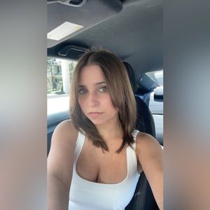 Meet your Posher, Caroline